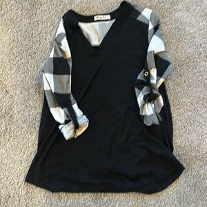 Buffalo plaid. Black and white. Large.